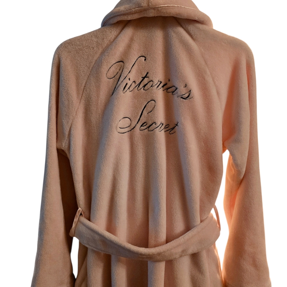 Victoria's Secret Blush Pink Plush Shawl-Collar Robe - Picture 2 of 3
